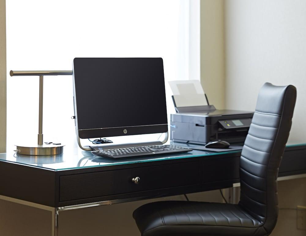 Emerald Hotel & Suites Calgary Airport Εξωτερικό φωτογραφία
