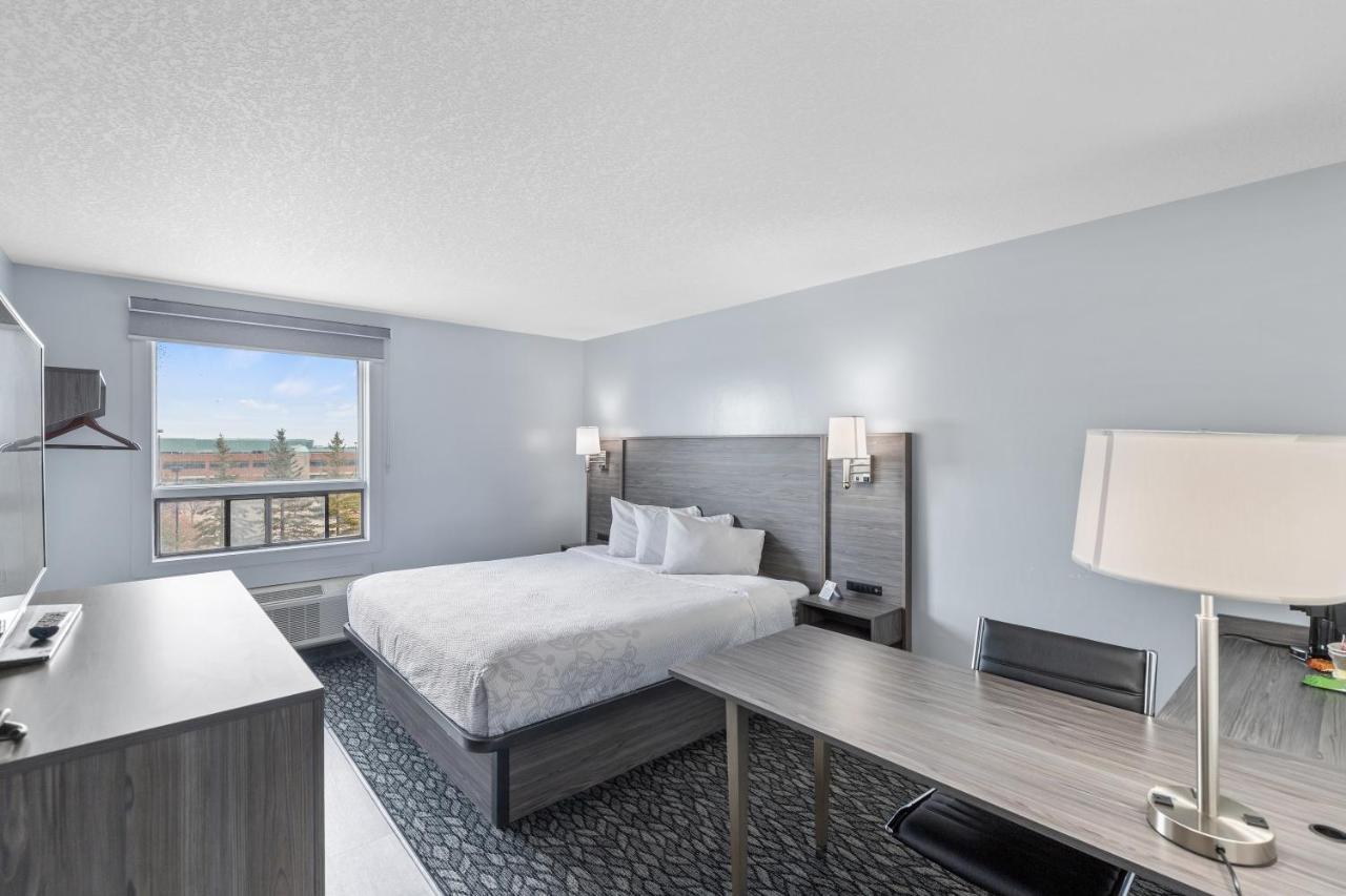 Emerald Hotel & Suites Calgary Airport Εξωτερικό φωτογραφία