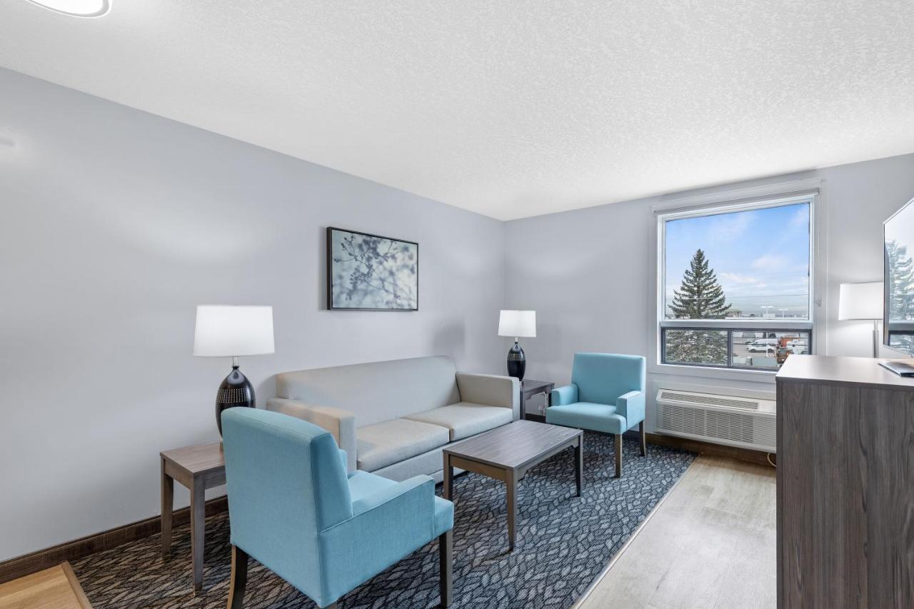 Emerald Hotel & Suites Calgary Airport Εξωτερικό φωτογραφία