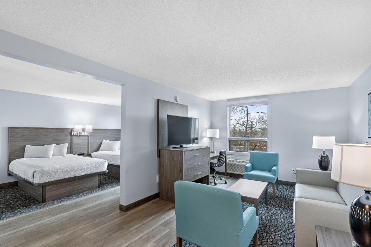 Emerald Hotel & Suites Calgary Airport Εξωτερικό φωτογραφία