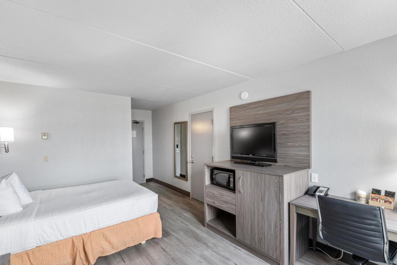 Emerald Hotel & Suites Calgary Airport Εξωτερικό φωτογραφία