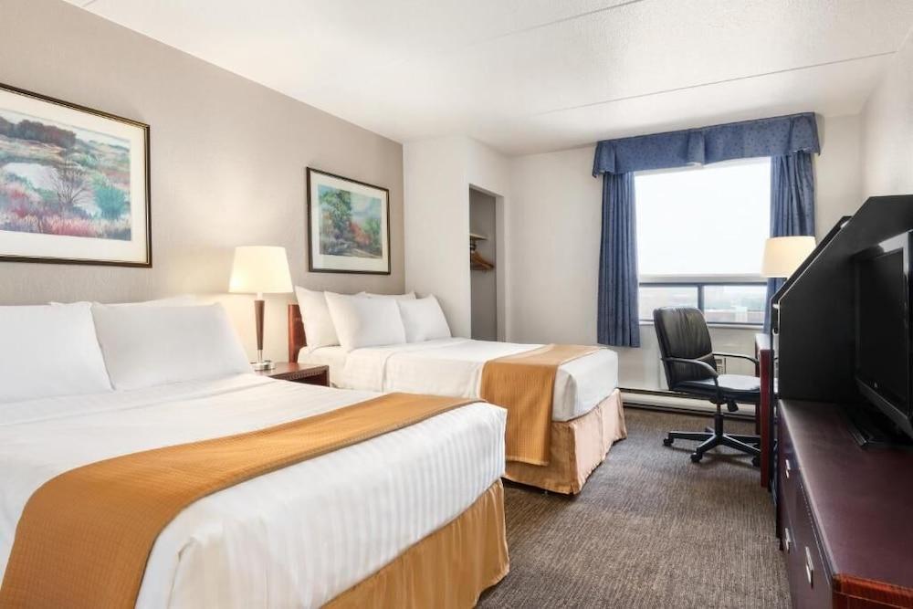 Emerald Hotel & Suites Calgary Airport Εξωτερικό φωτογραφία