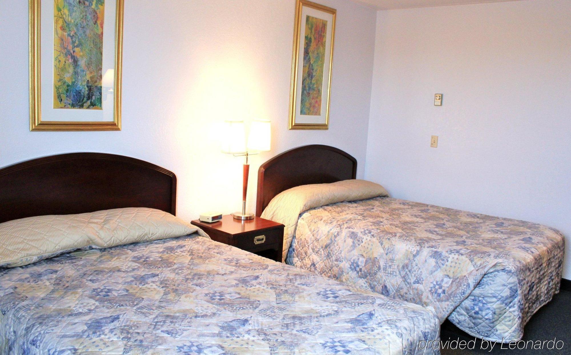 Emerald Hotel & Suites Calgary Airport Δωμάτιο φωτογραφία