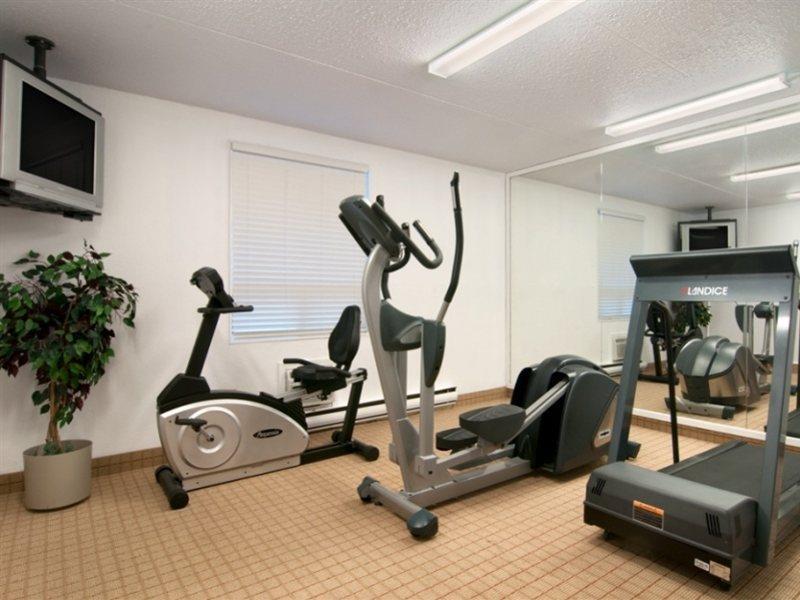 Emerald Hotel & Suites Calgary Airport Εξωτερικό φωτογραφία