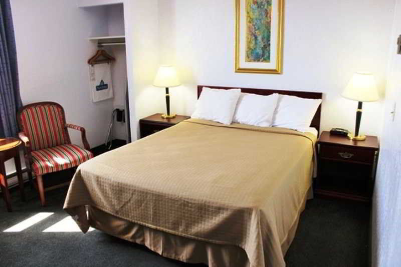 Emerald Hotel & Suites Calgary Airport Εξωτερικό φωτογραφία