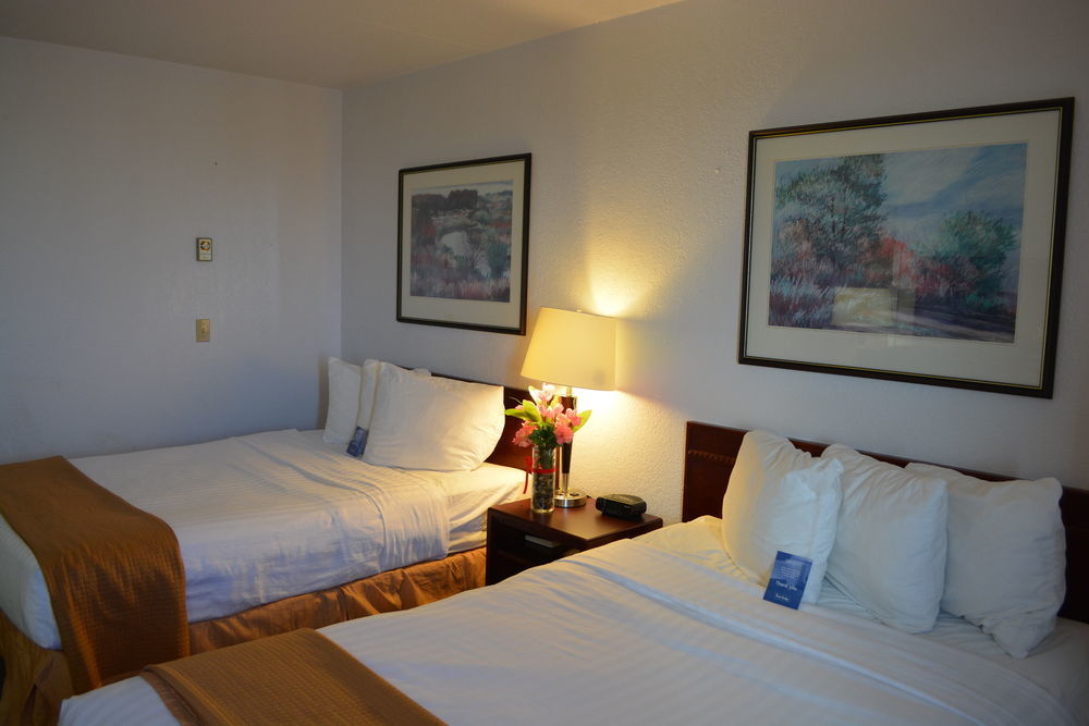 Emerald Hotel & Suites Calgary Airport Εξωτερικό φωτογραφία