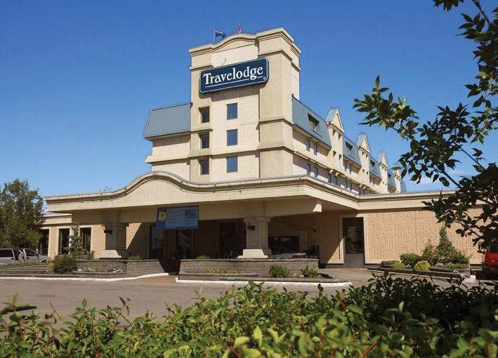 Emerald Hotel & Suites Calgary Airport Εξωτερικό φωτογραφία